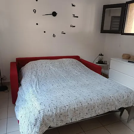 Renove Dans De Avec Grande Piscine Chauffee, Parking Et Terrasse *