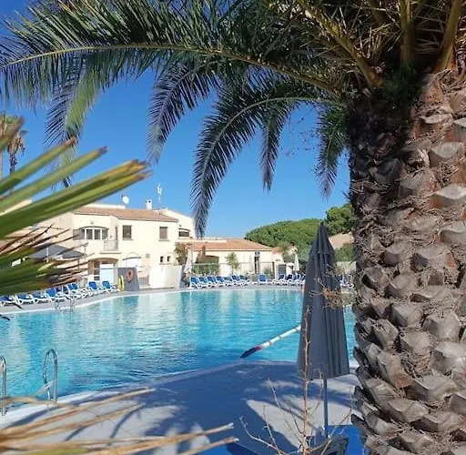 Renove Dans De Avec Grande Piscine Chauffee, Parking Et Terrasse Apartman *