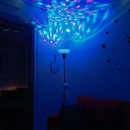 Renove Dans De Avec Grande Piscine Chauffee, Parking Et Terrasse Apartament