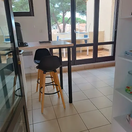 Rénové Dans Résidence De Avec Grande Piscine Chauffée, Parking Et Terrasse Appartamento *