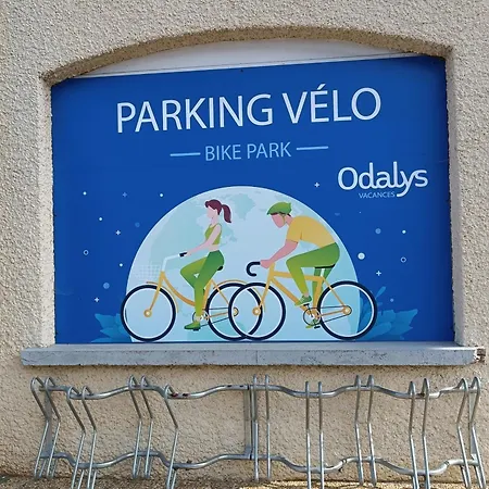 Renove Dans De Avec Grande Piscine Chauffee, Parking Et Terrasse Apartament *