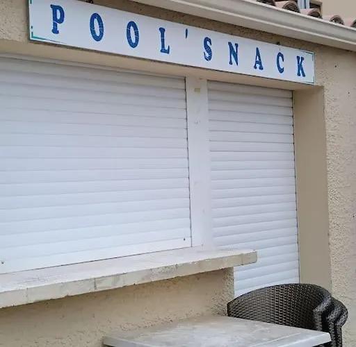 Renove Dans De Avec Grande Piscine Chauffee, Parking Et Terrasse * Agde