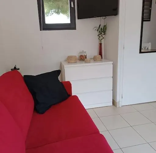 Apartment Renove Dans De Avec Grande Piscine Chauffee, Parking Et Terrasse