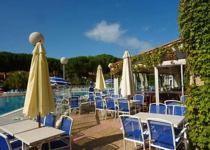 Renove Dans De Avec Grande Piscine Chauffee, Parking Et Terrasse Apartment *