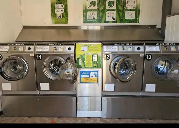 Renove Dans De Avec Grande Piscine Chauffee, Parking Et Terrasse * Agde