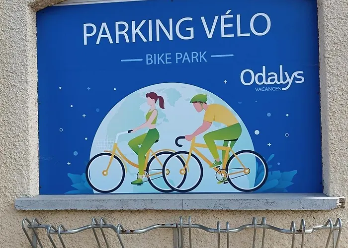 Renove Dans De Avec Grande Piscine Chauffee, Parking Et Terrasse Apartment *